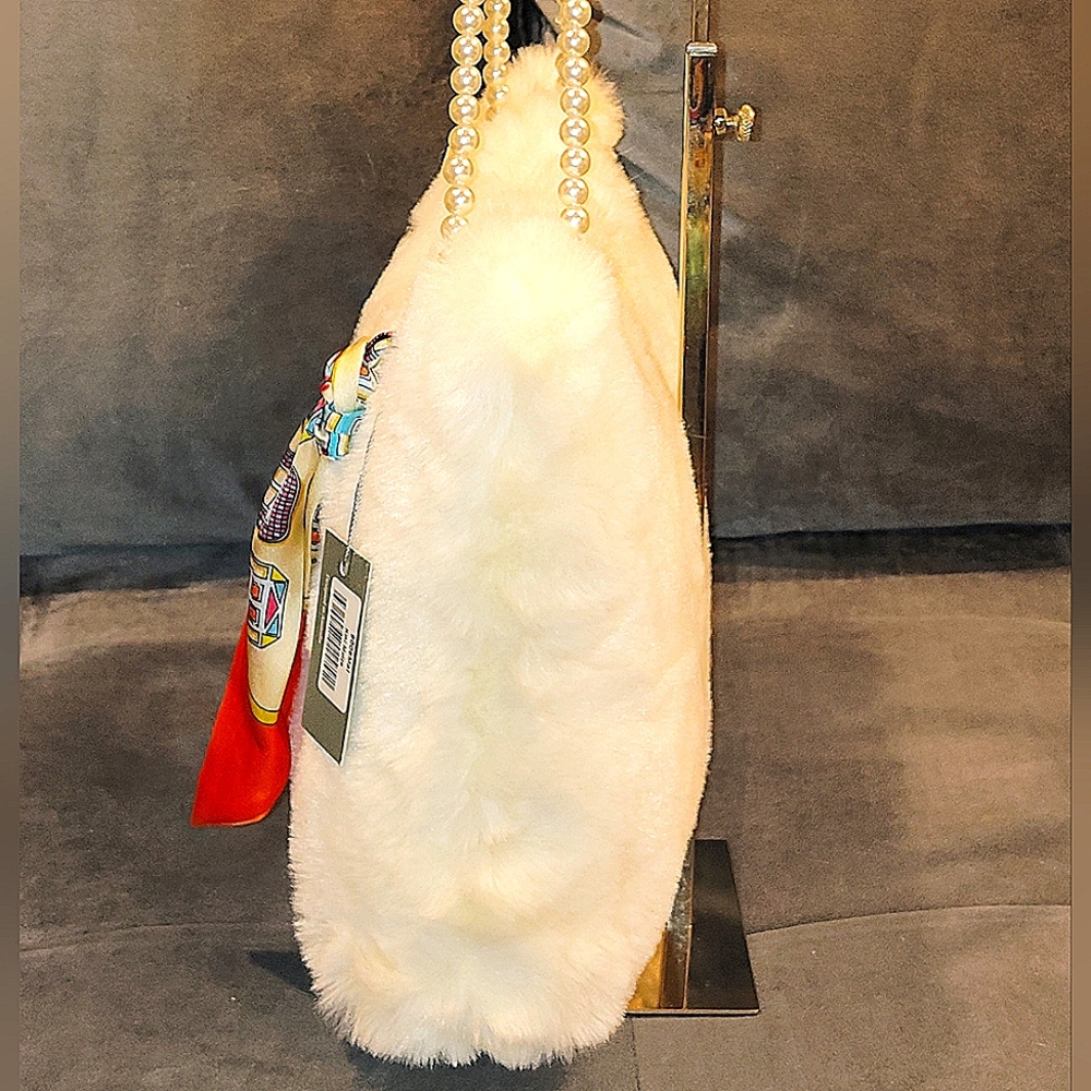 NWT LOUENHIDE KIKI MAISE VINTAGE WHITE FAUX FUR TOTE W/ FAUX PEARL HANDLES SCARF - Picture 9 of 12